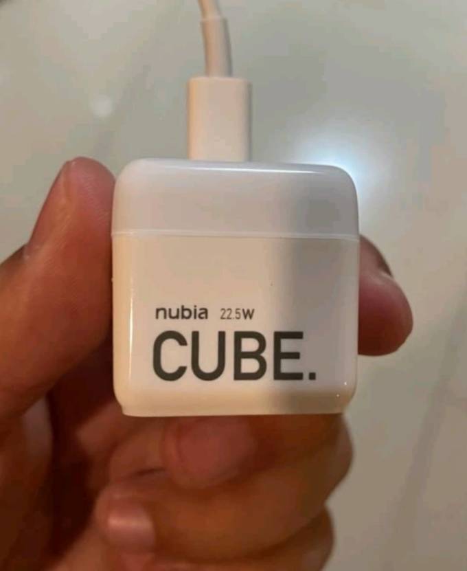 努比亚充电器