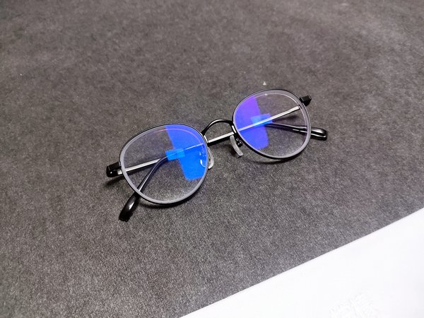 高颜值防蓝光的1.71折射率超薄眼镜