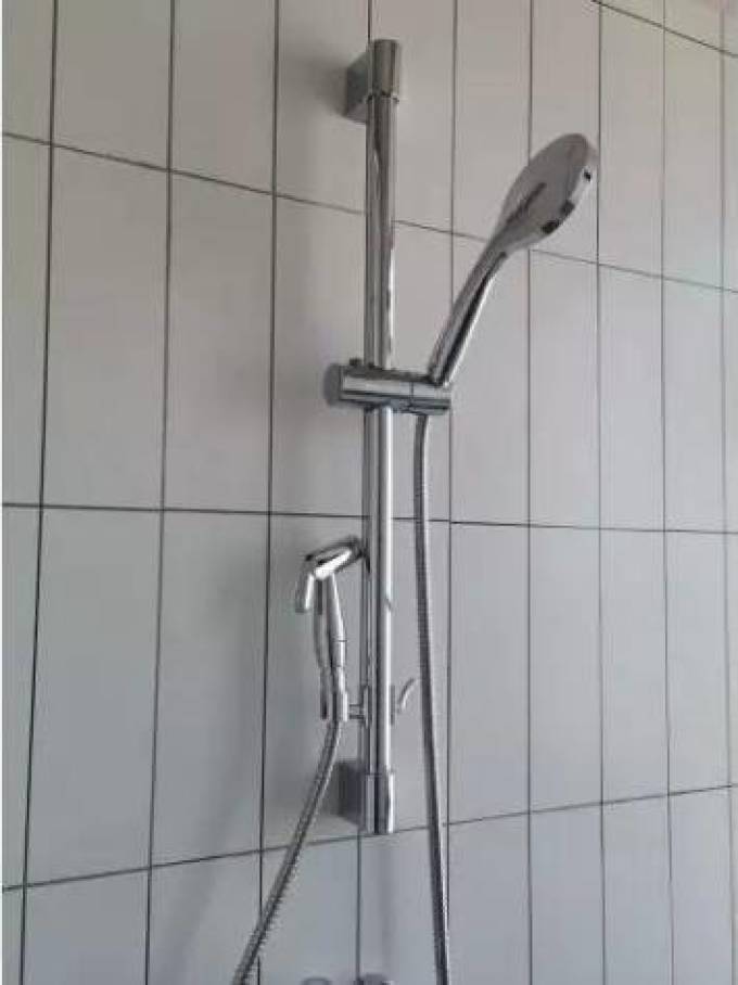 联勒花洒