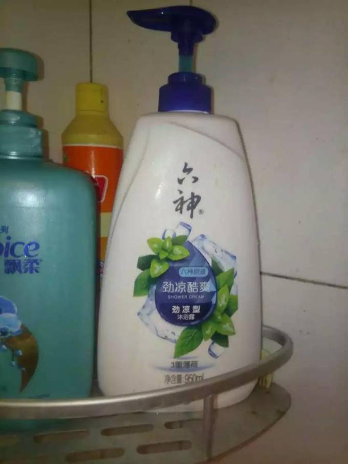 六神沐浴露