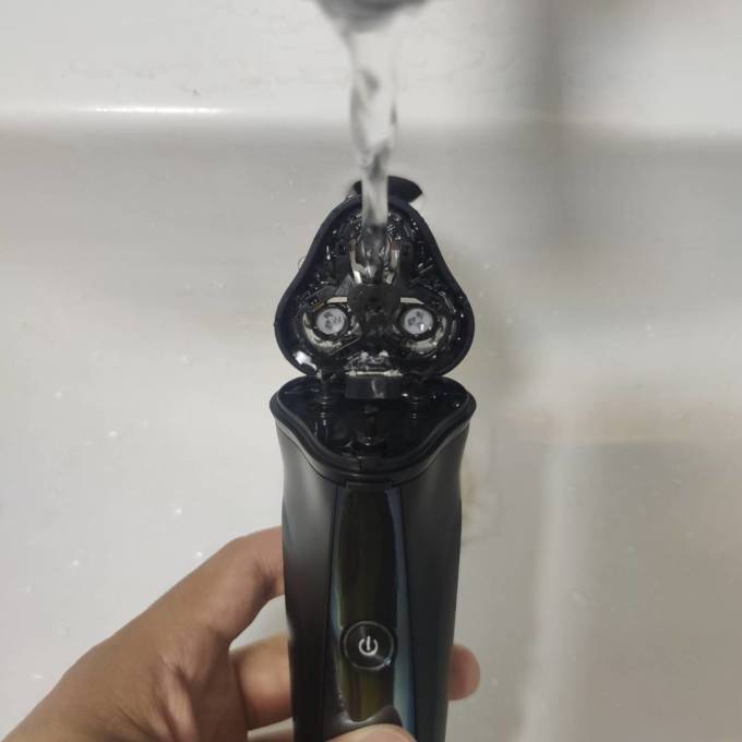 美森电动剃须刀