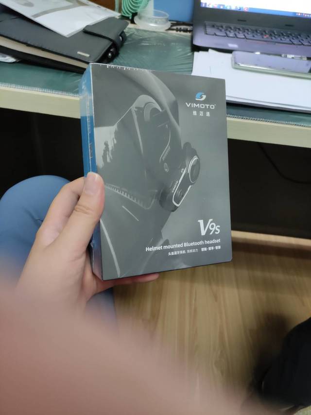 开摩托接电话不遗漏