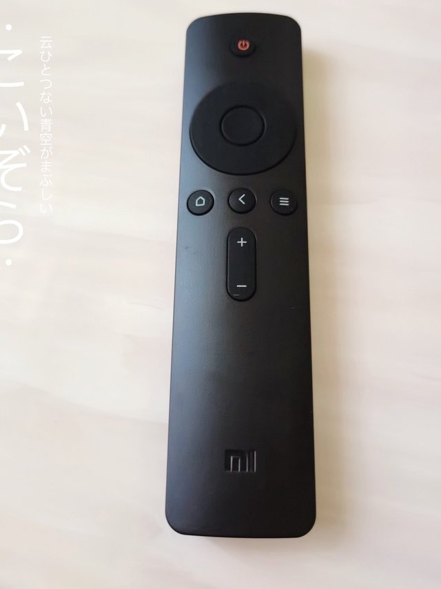 小米家的遥控器，小巧、灵敏、颜值高