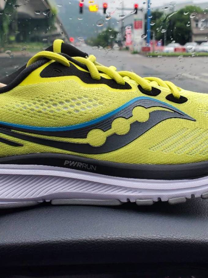 索康尼跑鞋怎么样 又剁手了一双鞋子:saucony驭途14_什么值得买