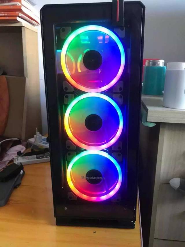 电脑机箱
