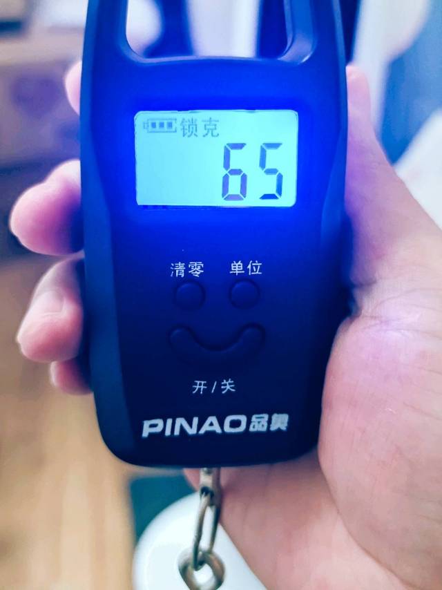 买菜神器，电子秤一枚。