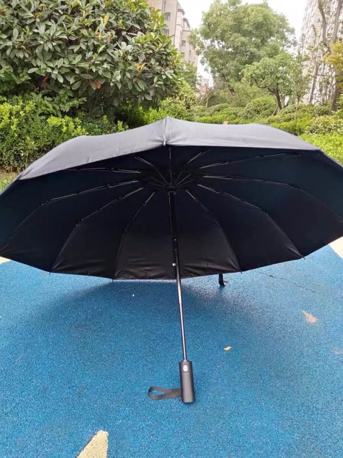 空谷雨伞