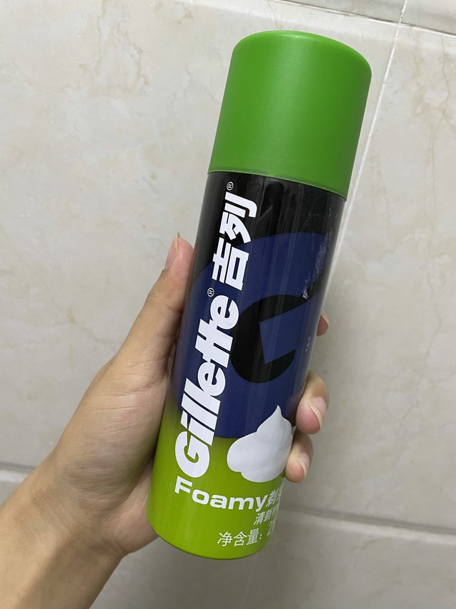 老公的超级温和型 柠檬味吉列剃须泡沫！