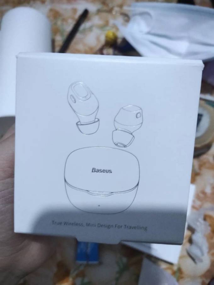 倍思耳塞式耳机