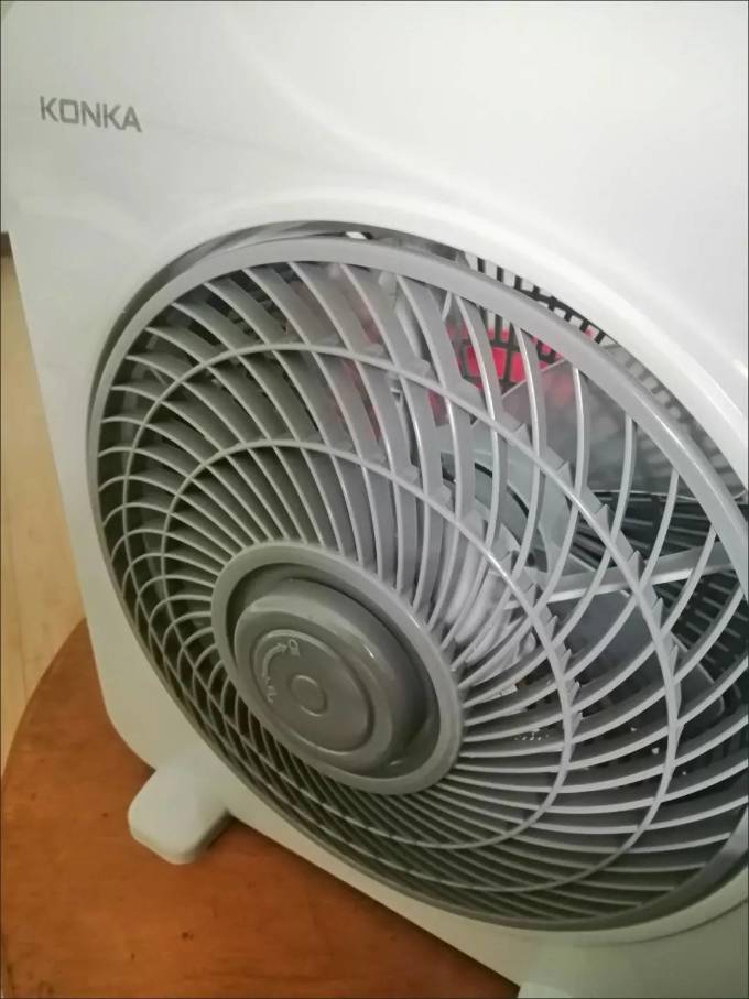 康佳台扇