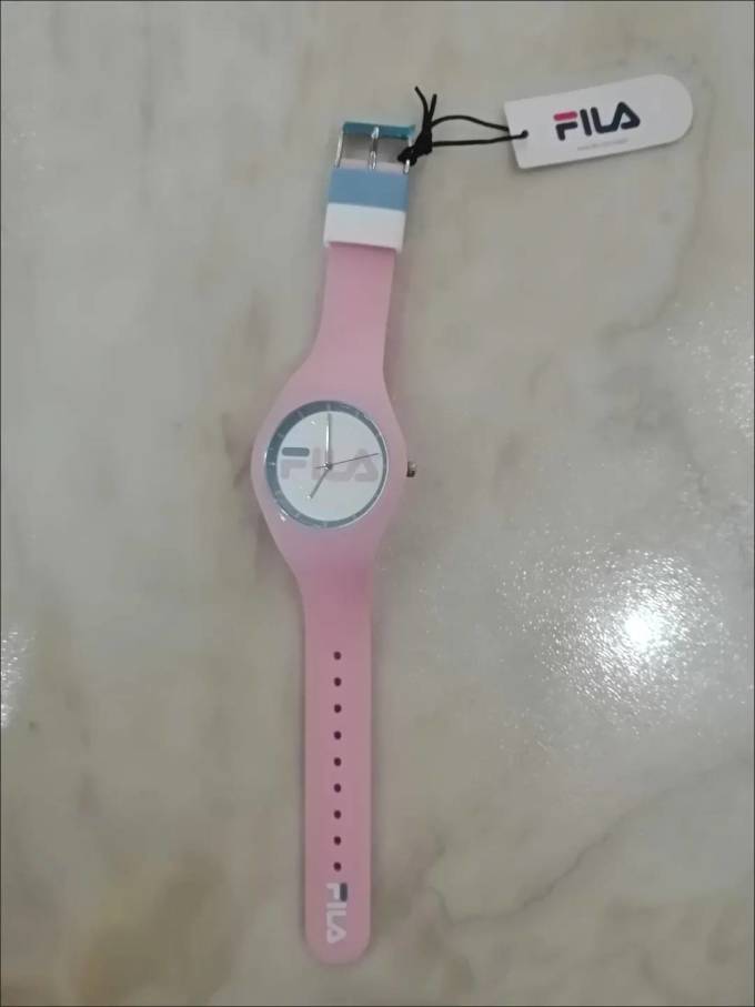 斐乐女款石英表