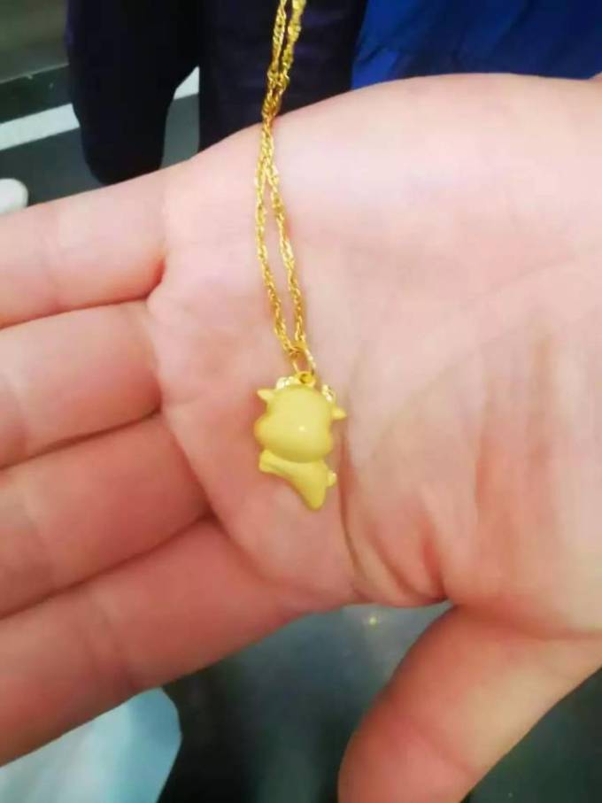 周大福黄金吊坠