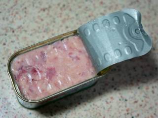 在午餐肉的王座上寂寞了太久，如今还能战否