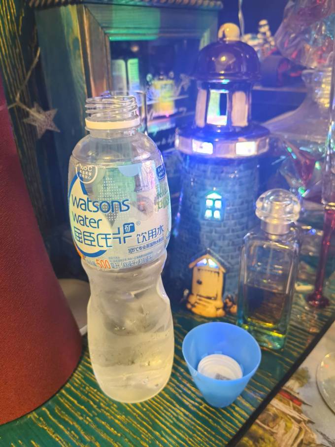 屈臣氏水怎么样 做了120年的蒸馏水,为什么要加硫酸镁?_什么值得买
