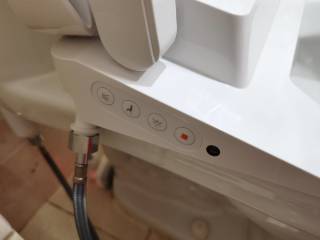 微波感应自动开合的智米智能马桶盖Pro版
