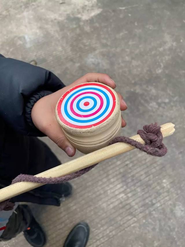贝伦多 中号怀旧 木陀螺