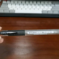 三菱UM151中性笔