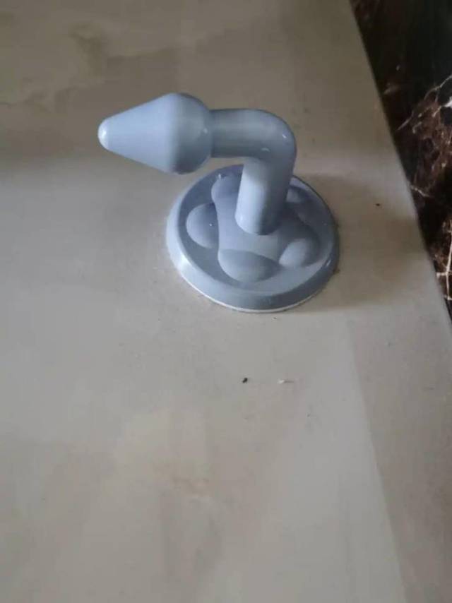 防撞吸门器
