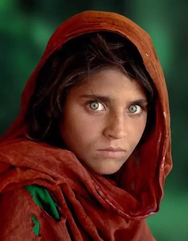 《阿富汗女孩》与传奇摄影师史蒂夫·麦凯瑞背后的故事