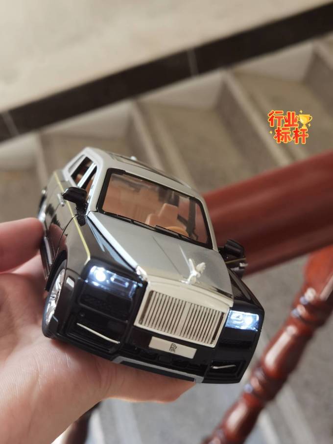 砺能玩具汽车模型