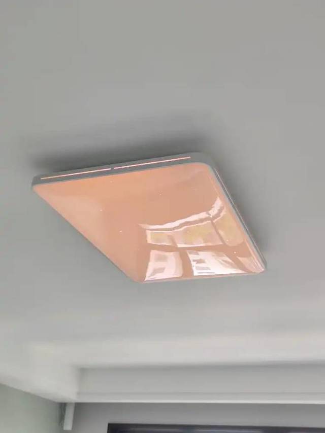 吸顶灯