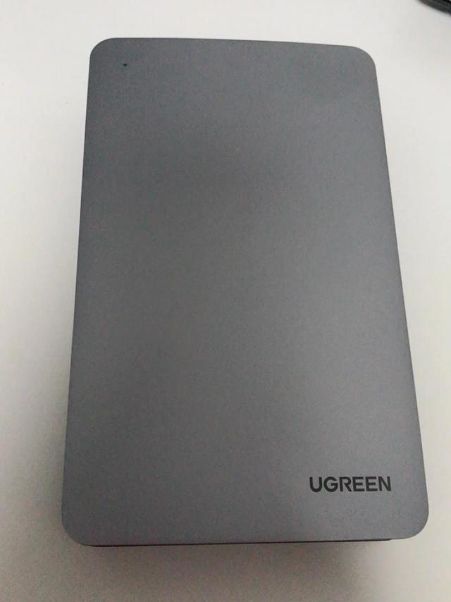 
硬盘质感不错，体积还可以，安装方便快捷