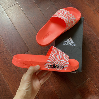 高桥理子联名adidas ADILETTE SHOWER拖鞋
