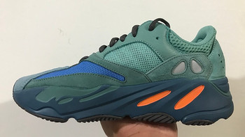 Yeezy Boost 700全新配色实物图曝光，青铜器同款配色？！