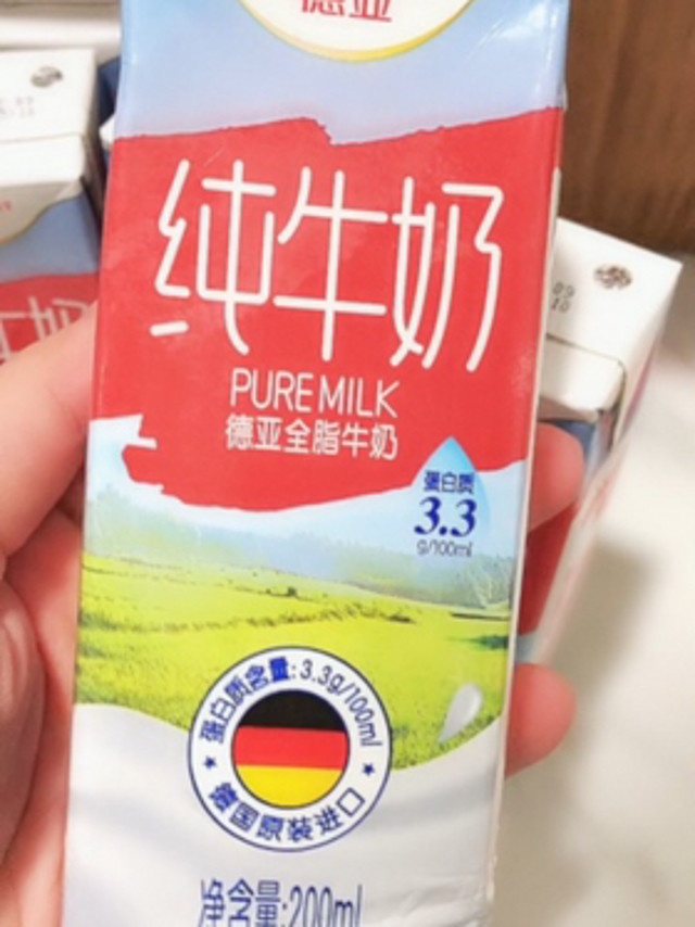 开箱：德亚全脂牛奶200mlx30