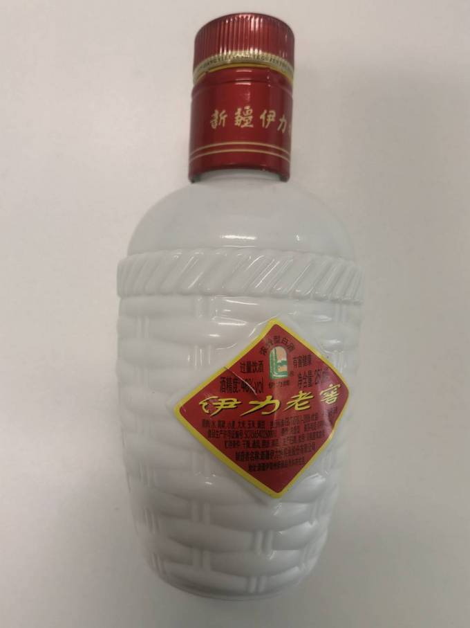 伊力特白酒