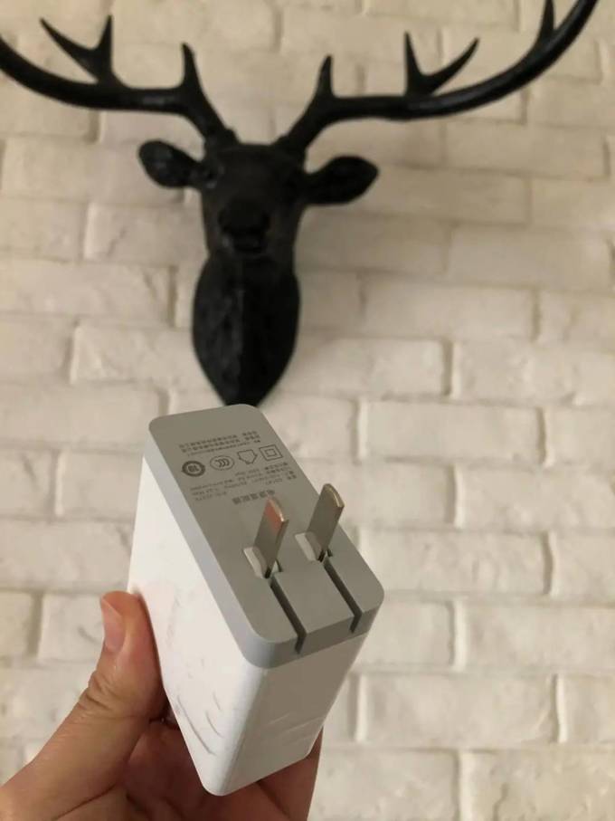 绿联充电器