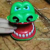 鳄鱼玩具真好玩，是一款很好的亲子玩具！