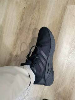 阿迪达斯男士跑步鞋