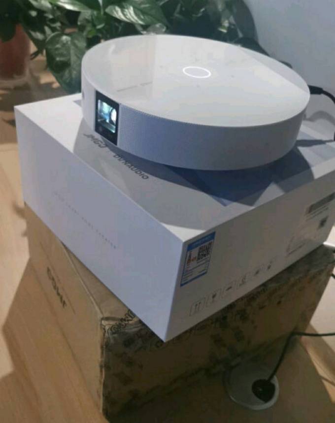 坚果投影投影仪