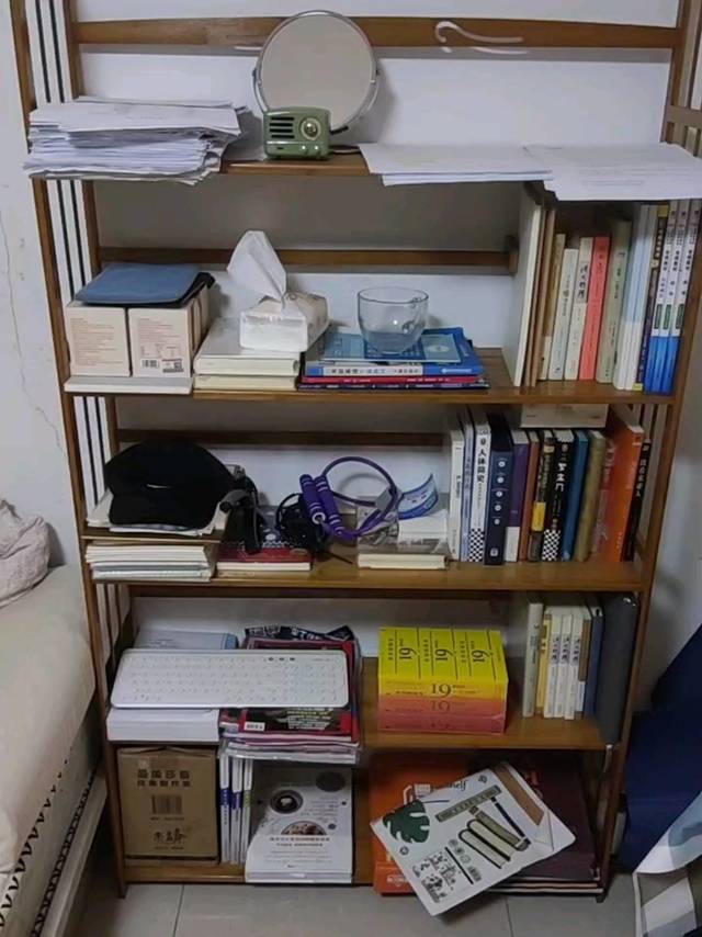 性价比超高的小书架:木马人