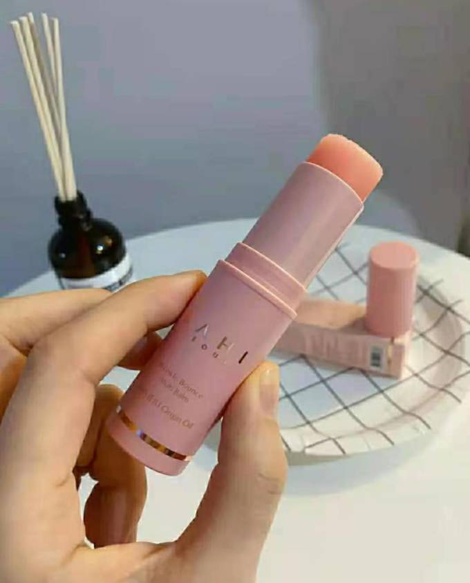 润唇膏