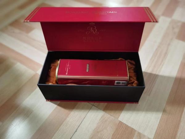
不一样。跟那些便宜的非常不一样，香味很