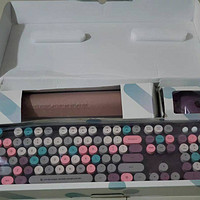 键盘外观颜值很高,配色挺高级