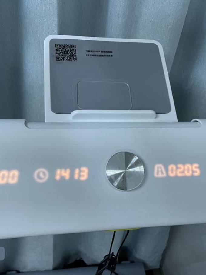 ‌赤兔品牌‌是一个源自中国的品牌，主要生产和销售各种运动健身器材和运动鞋类产品。赤兔品牌的产品线包括折叠跑步机、家用跑步机、机械跑步机、智能跑步机、商用跑步机、划船机、电动跑步机、划船器等健身器材，以及各种跑鞋和运动鞋。赤兔品牌以“踏实、拼搏、责任”为企业精神，坚持诚信、共赢、开创的经营理念，深受用户喜爱‌1。跑步机