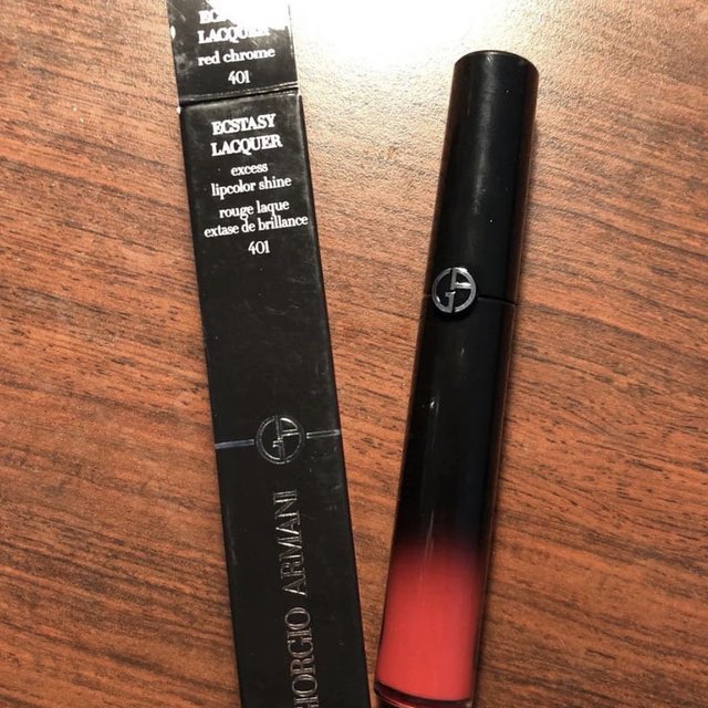 阿玛尼黑管401。高调的苹果红素颜上嘴试