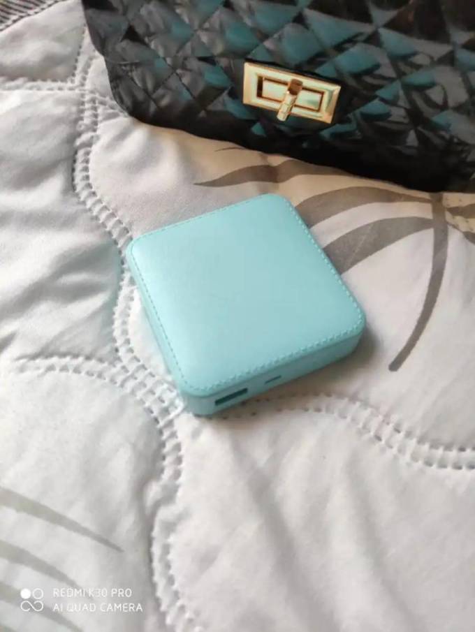 移动电源