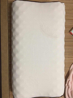 九洲鹿 泰国乳胶枕