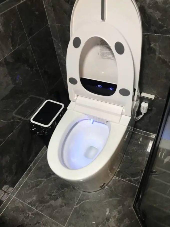 皇琥智能马桶