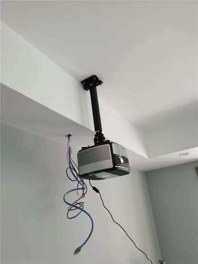 坚果投影投影仪