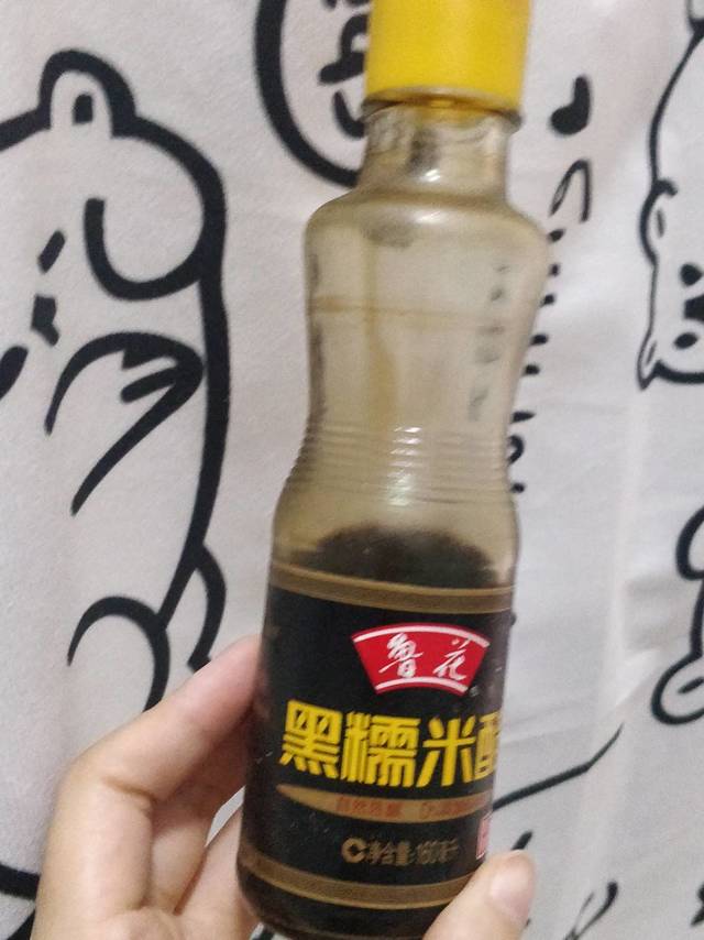 厨房的调味品鲁花黑糯米醋