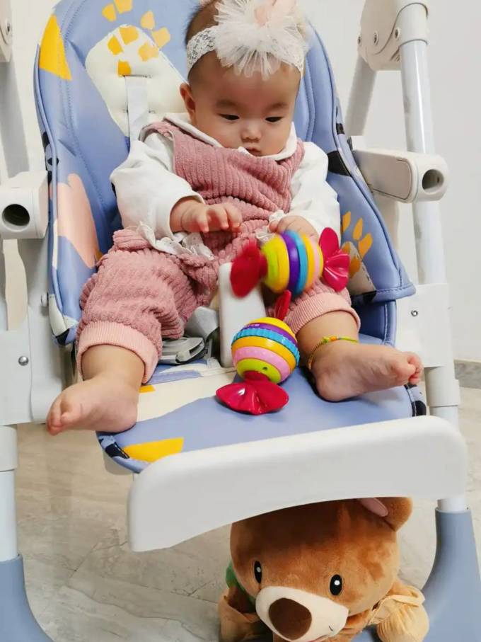 婴儿餐椅