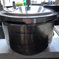 秋日的暖汤热粥少不了一个实用高压锅