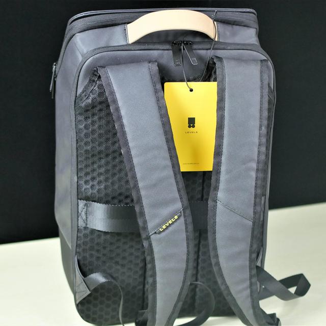 功能多容量大又便携的level8背包