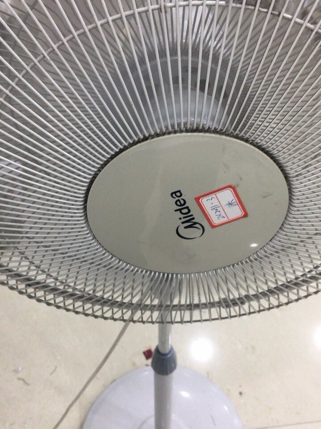 美的立式风扇