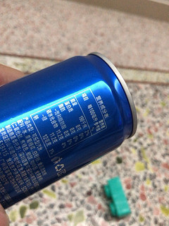 蓝罐的百事可乐汽水